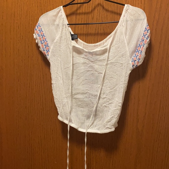Rue21 White Crop Top - Picture 2 of 6